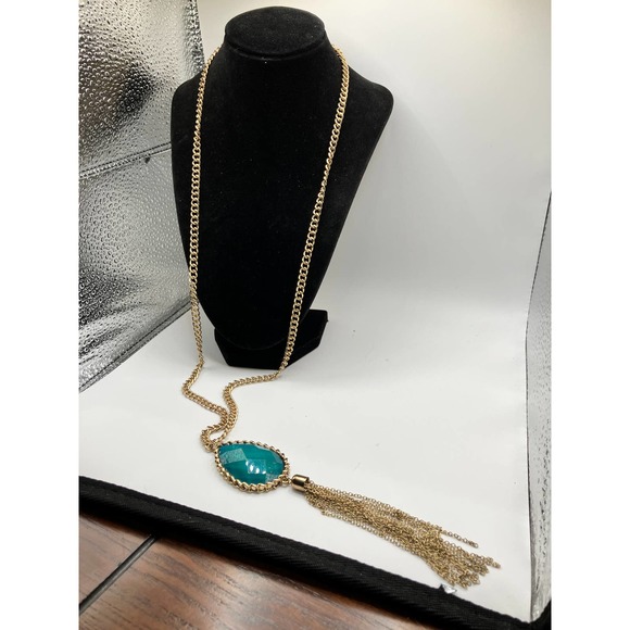 Green Teardrop Pendant Tassels Gold-Tone Chain Necklace! - Picture 6 of 10